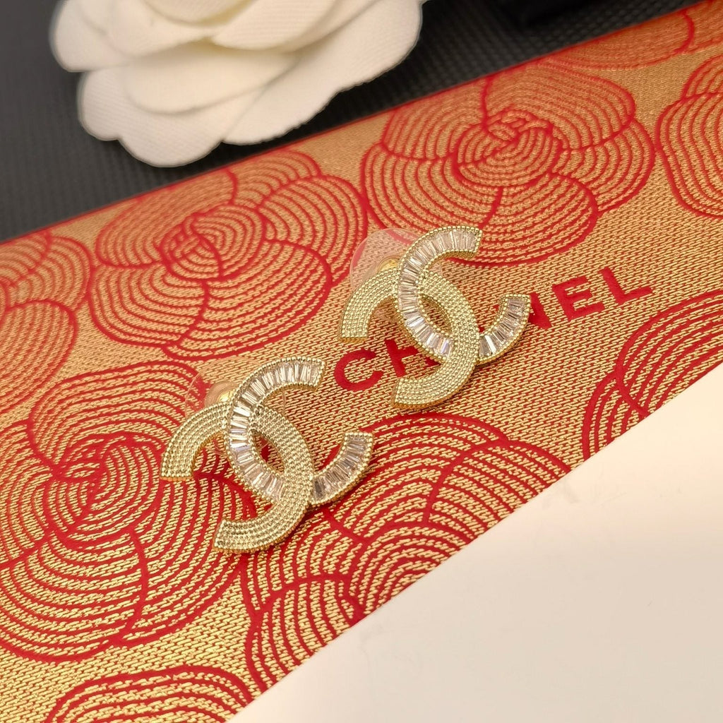 New Shiny Diamond Stitching Logo Earrings