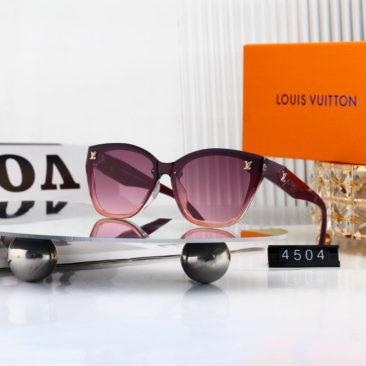 Cat-Eye Sunglasses with Side Metal Logo  4504